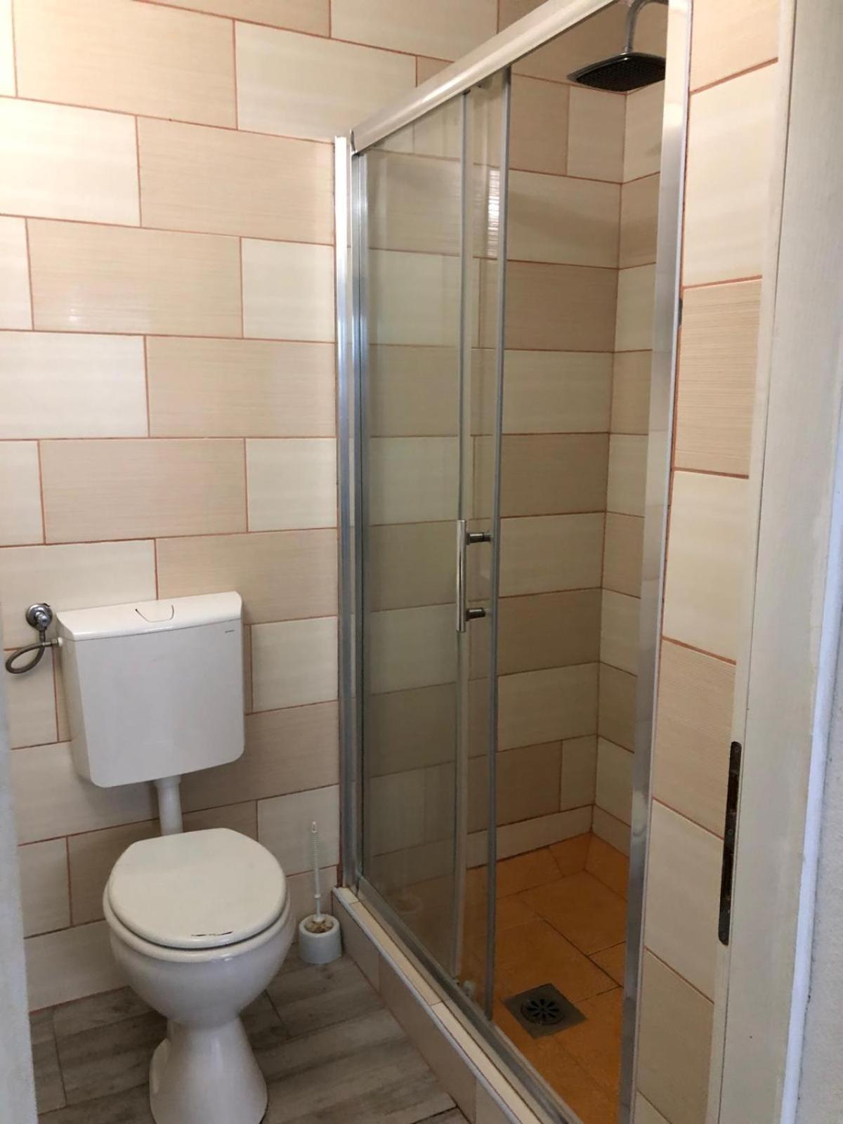 Apartmani Cesarica 카를로바크 객실 사진
