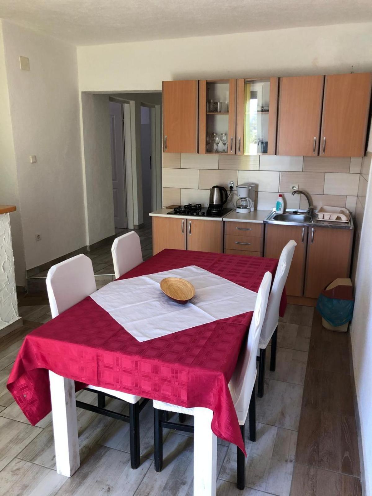 Apartmani Cesarica 카를로바크 객실 사진